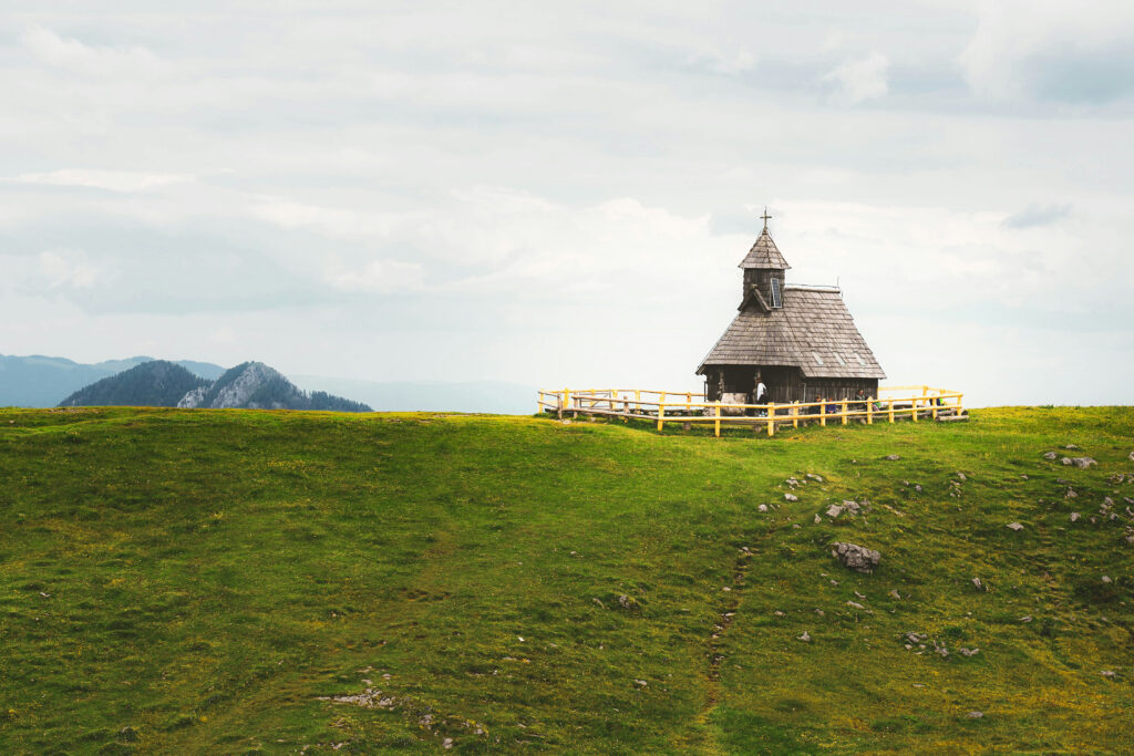 Kapela Marije Snežne na Veliki planini